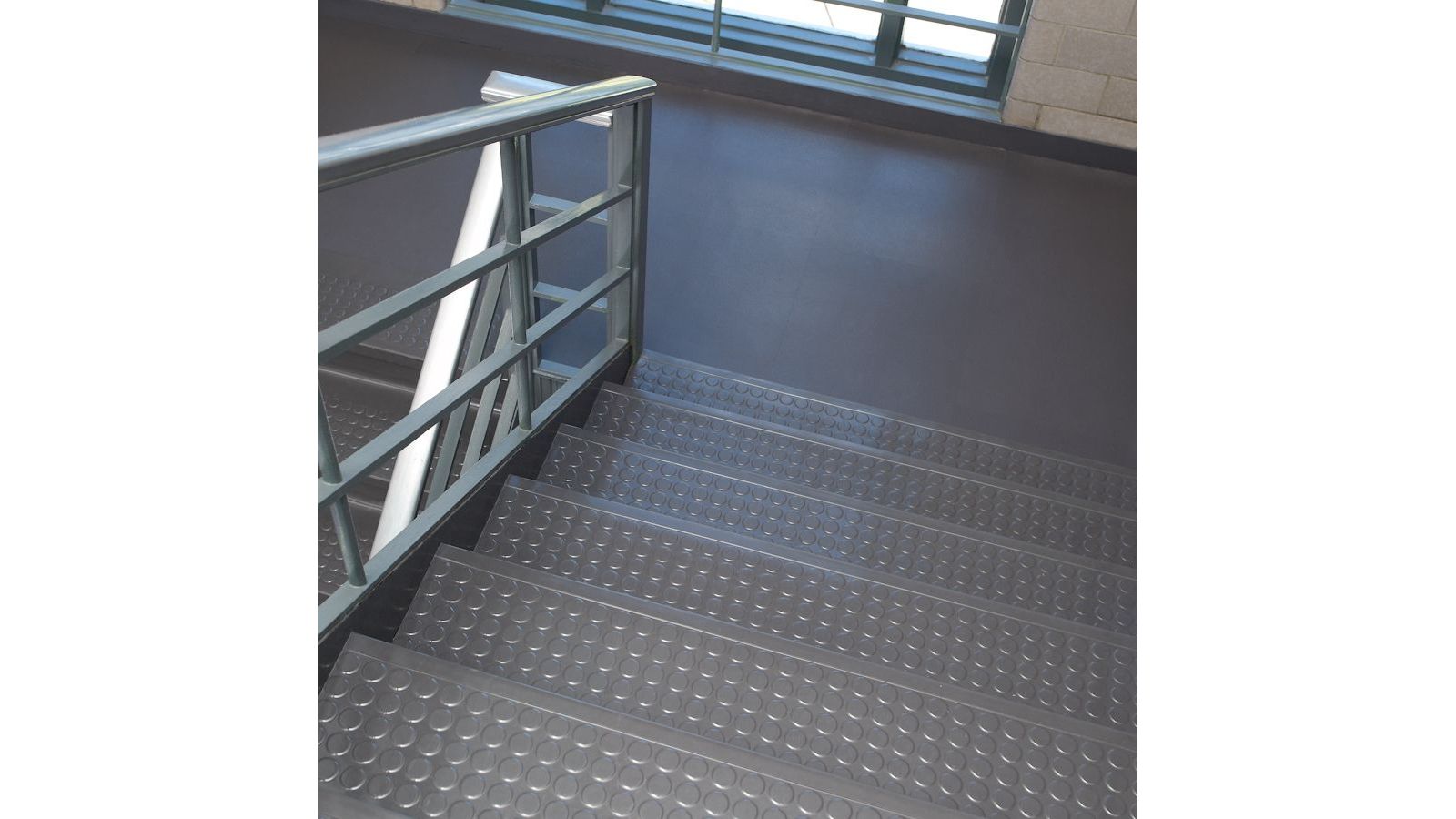 Distinct Designs Rubber Stair Treads